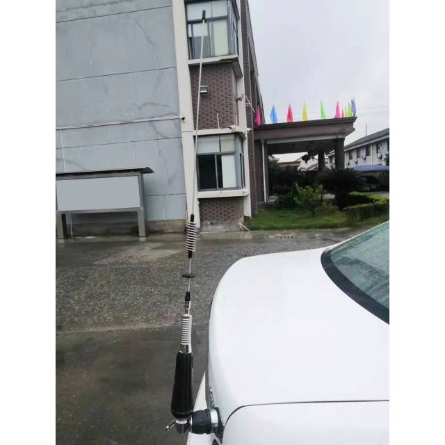 Antena CB PNI LED 850 rabatabila, 85 cm, 26-28 MHz, 300 Watt, ilumineaza in timpul emisiei, tip filet PL, fara accesorii
