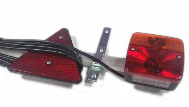 Bara remorca cu lampi LED, triunghi, priza 7.5M