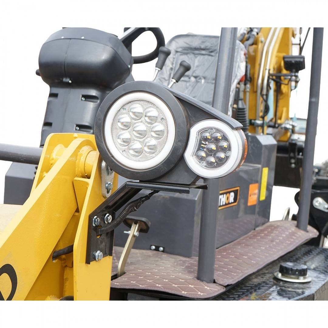 Buldoexcavator articulat compact 2.5T, motor diesel 52CP, adancime sapare 1600mm, cupa frontala si brat excavare spate THOR