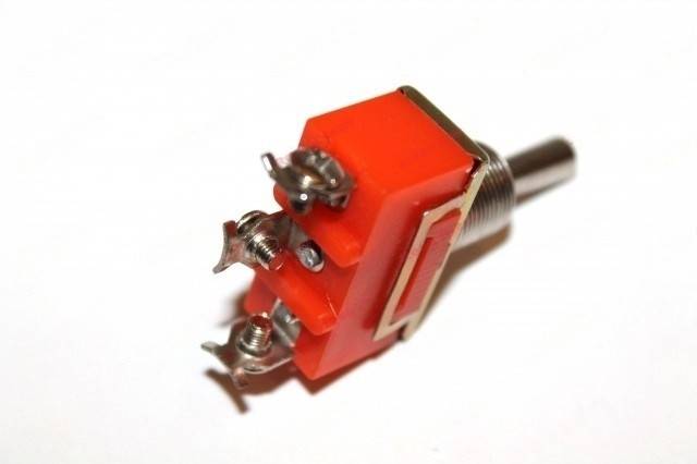 Comutator dublu 15A 250V (3 papuci)
