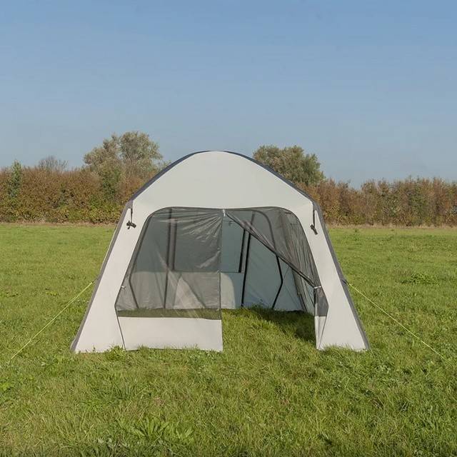Cort cu plasa