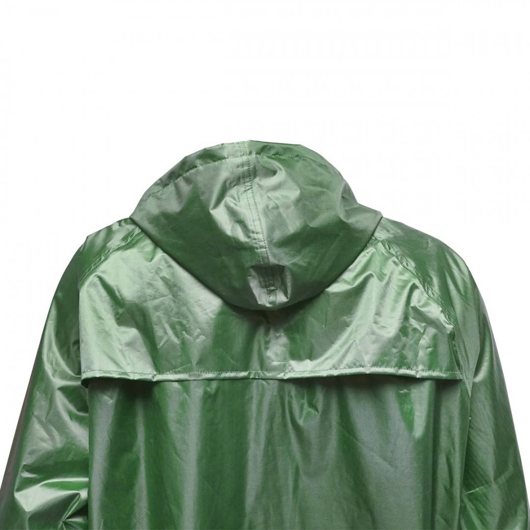 Costum impermeabil L cu gluga si pantaloni din poliester si PVC, verde Breckner Germany
