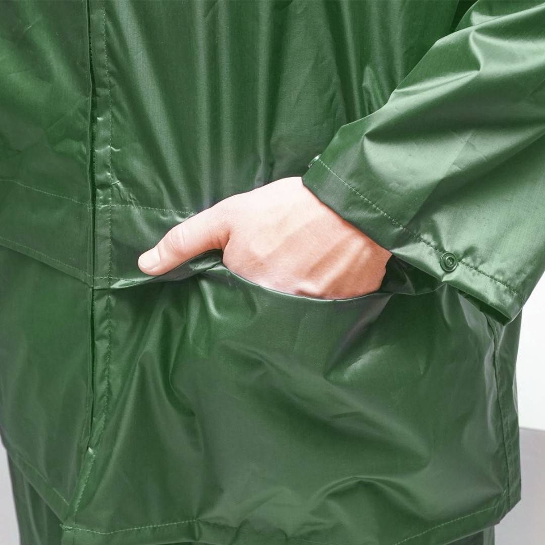 Costum impermeabil L cu gluga si pantaloni din poliester si PVC, verde Breckner Germany
