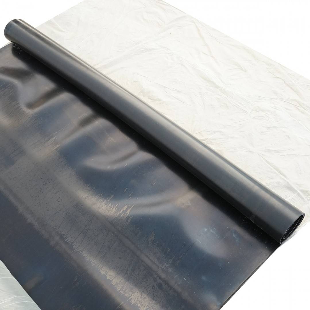 Covor cauciuc SBR+NR cu insertie textila si fara striatie LIS 3x1400x10000mm L=10m; l=1,4m; G=3mm