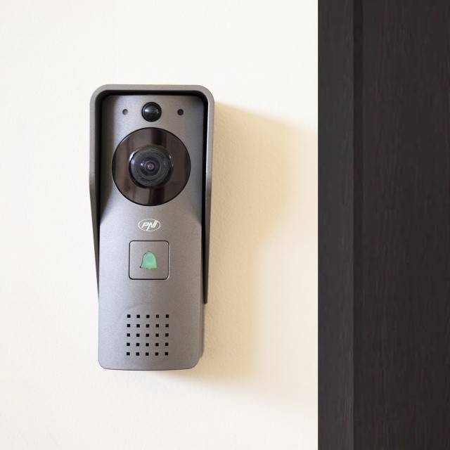 Interfon video inteligent PNI House 910 WiFi HD, P2P, iesire yala, aplicatie dedicata Tuya Smart, integrare in scenarii si automatizari smart cu alte