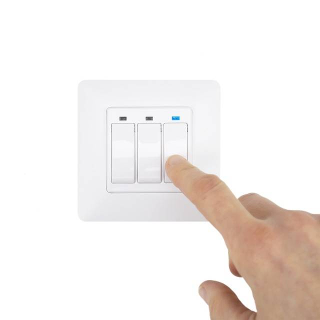 Intrerupator inteligent triplu PNI SmartHome WS323 pentru control lumini prin internet compatibil cu APP TuyaSmart