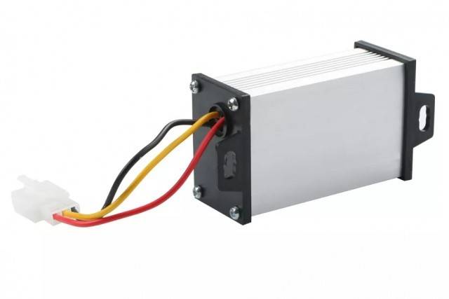 Invertor universal 36V/48V/60V/72V - 12V (10A)
