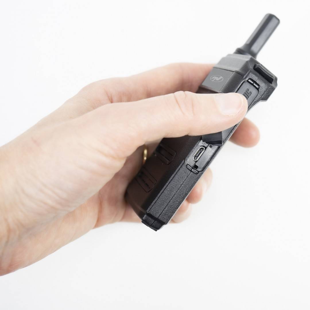 Kit 2 statii radio portabile PNI PMR R10 PRO, 446MHz, 0.5W, 16 canale programabile, 16 PMR si tonuri 50 CTCSS si 104 DCS, Monitor, Scan