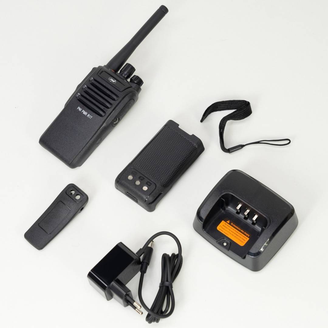 Kit 2 statii radio portabile PNI PMR R17 446MHz, 0.5W, 16 canale PMR si tonuri 50 CTCSS si 104 DCS, programabila, Li-Ion 2200 mAh, IP68
