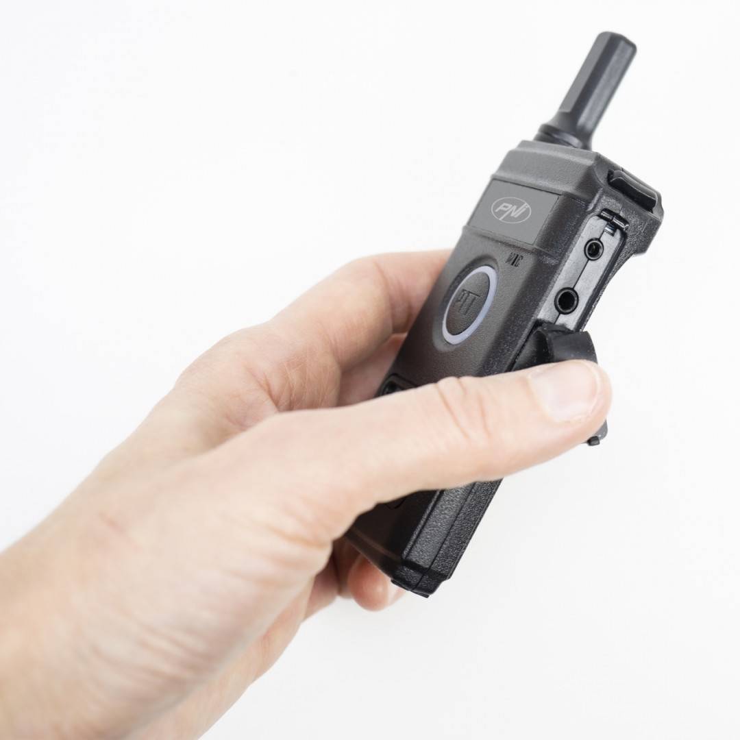Kit 4 statii radio portabile PNI PMR R10 PRO, 446MHz, 0.5W, 16 canale programabile, 16 PMR si tonuri 50 CTCSS si 104 DCS, Monitor, Scan