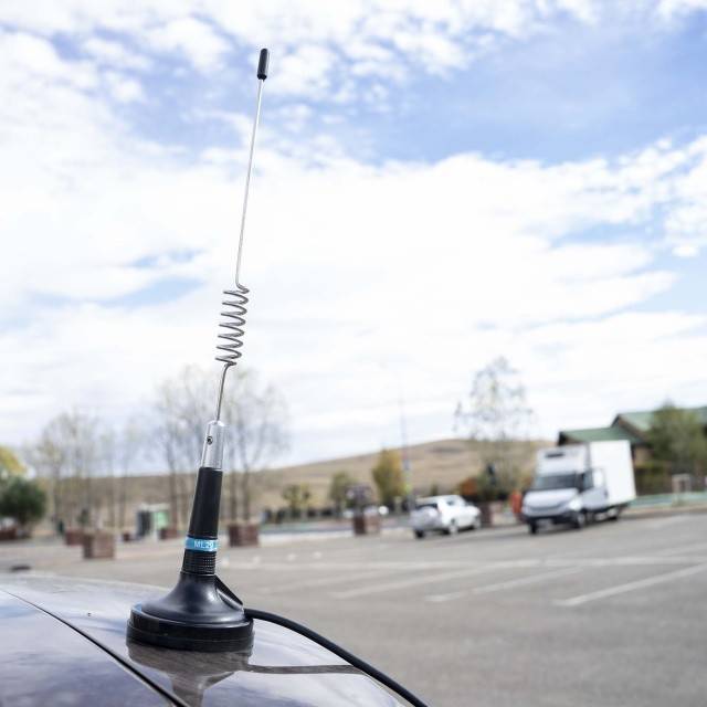 Kit Statie radio CB TTi TCB-900 EVO + Antena CB PNI ML29 cu magnet