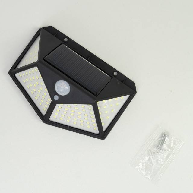 Lampa solara LED PNI GreenHouse WS10, 100 LED-uri, 600 lm, unghi PIR 120 grade, acumulator 1800 mAh, montaj pe perete