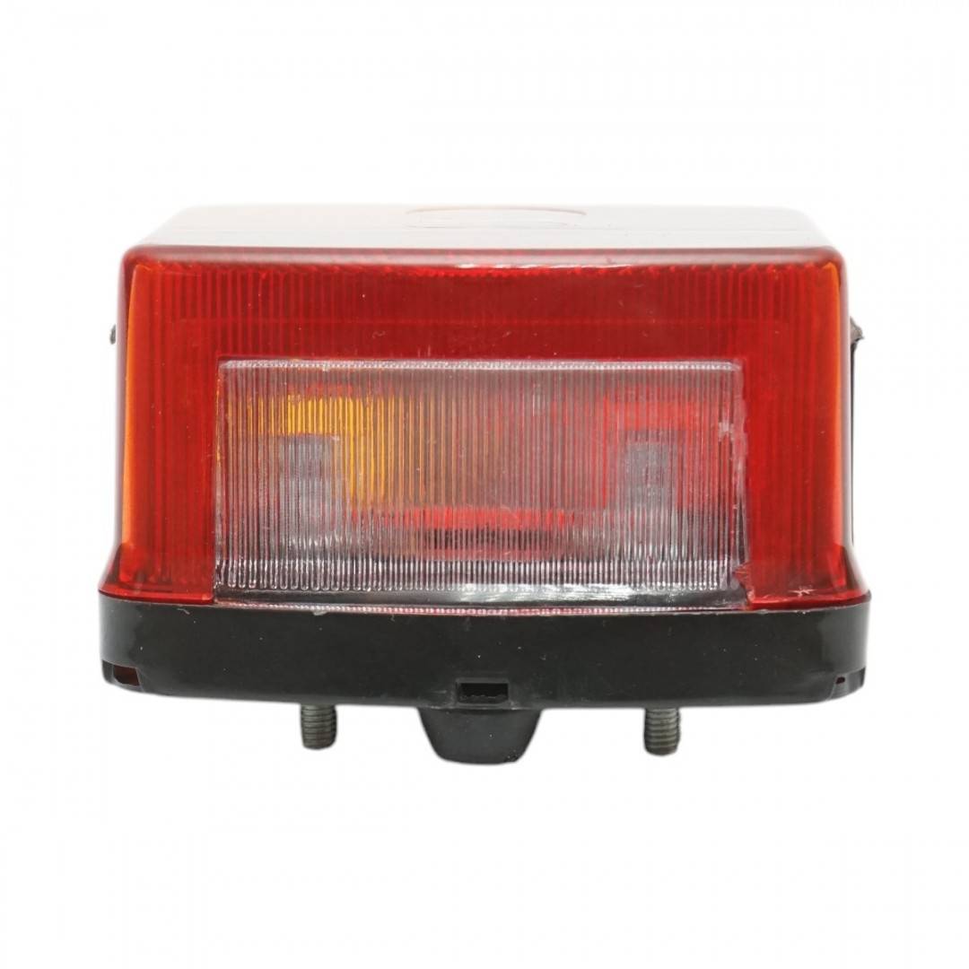 Lampa spate stop stanga John Deere 95x90x54.5mm cod OEM AT43600