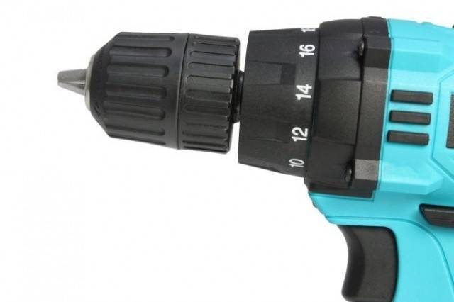 Masina de gaurit si insurubat cu acumulator 18V Li-ion (+1 rezerva)