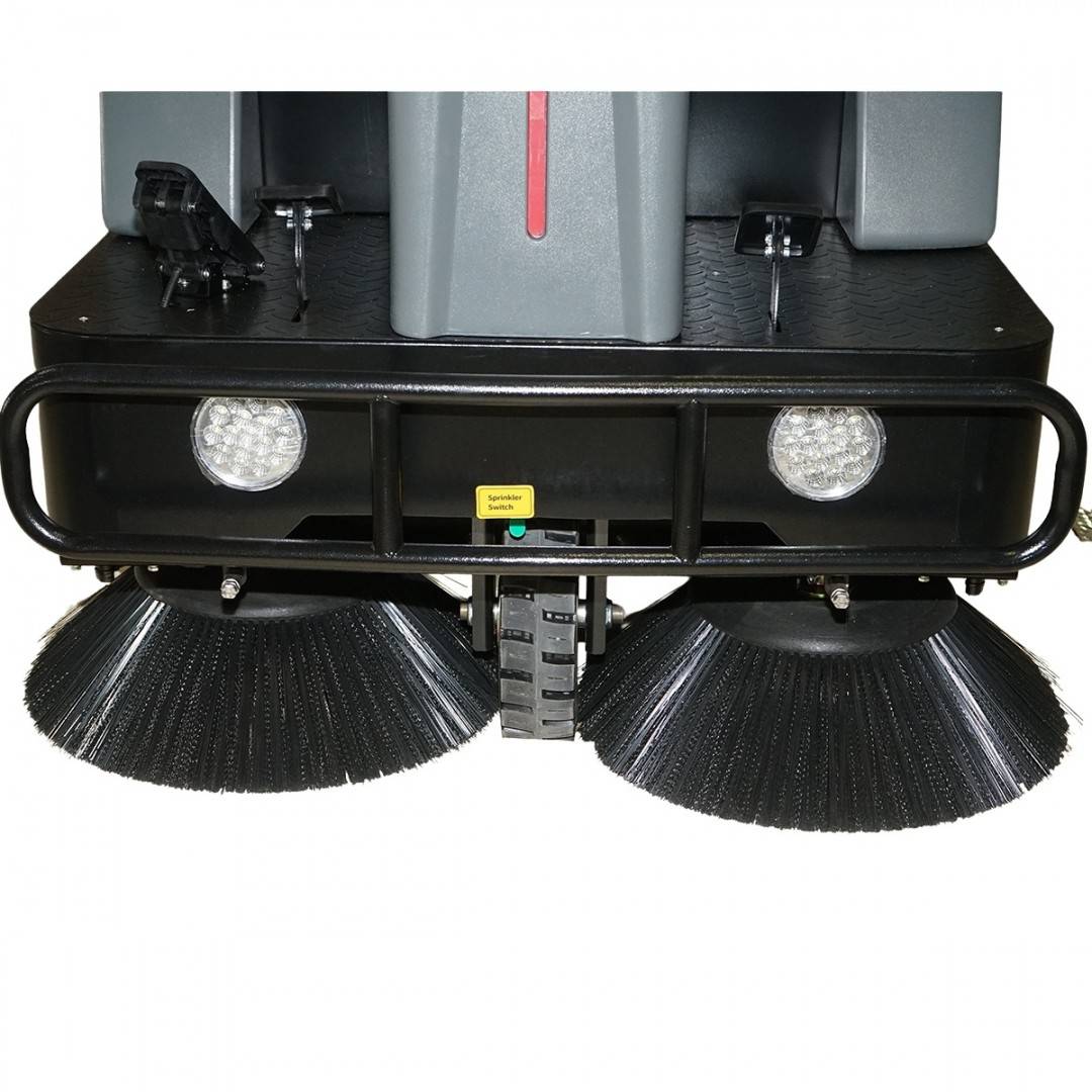Masina de maturat stradala cu aspirare 48V/80Ah, 2.2kW, latime maturare 1380mm, cos colectare 120L, productivitate 8000 mp/h