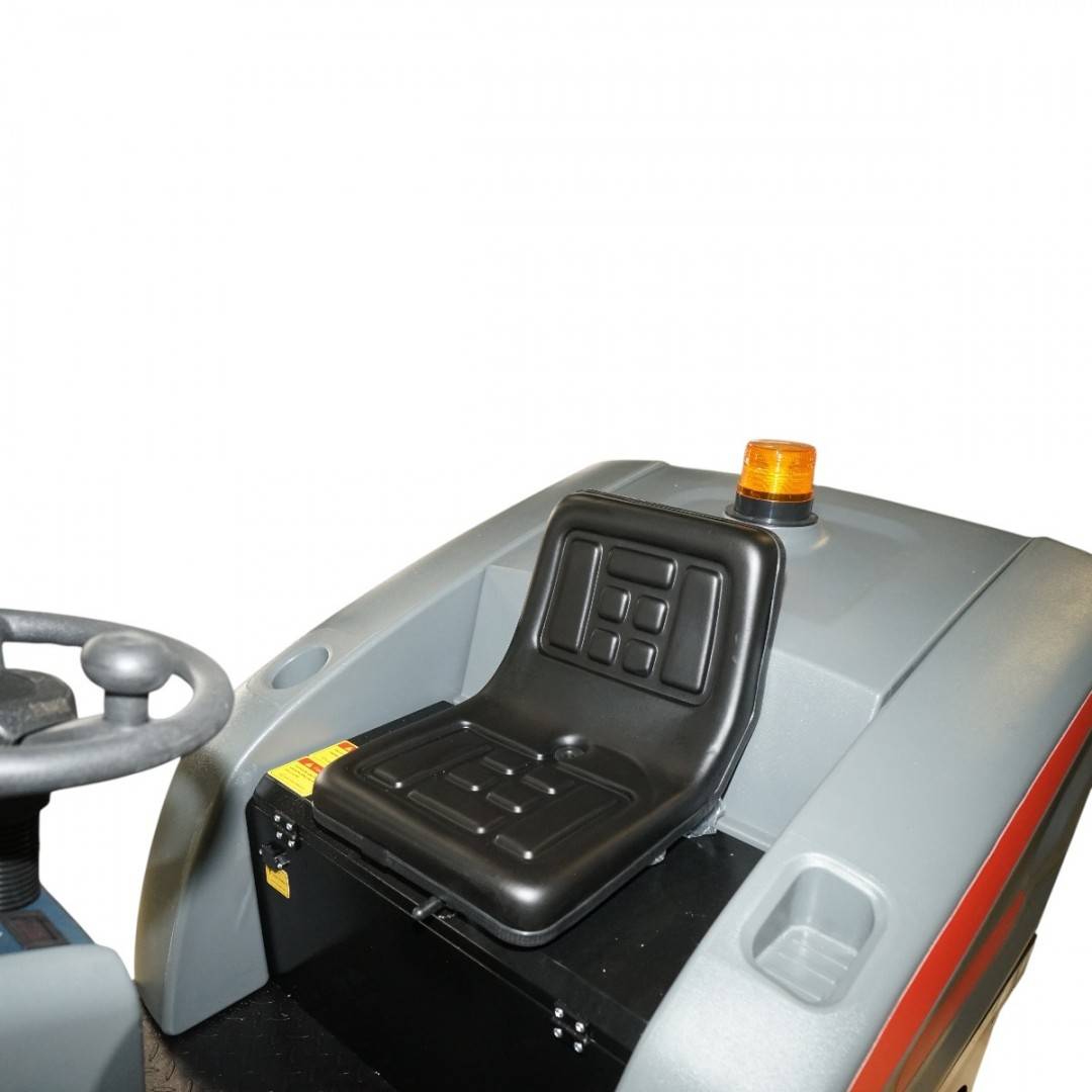Masina de maturat stradala cu aspirare 48V/80Ah, 2.2kW, latime maturare 1380mm, cos colectare 120L, productivitate 8000 mp/h