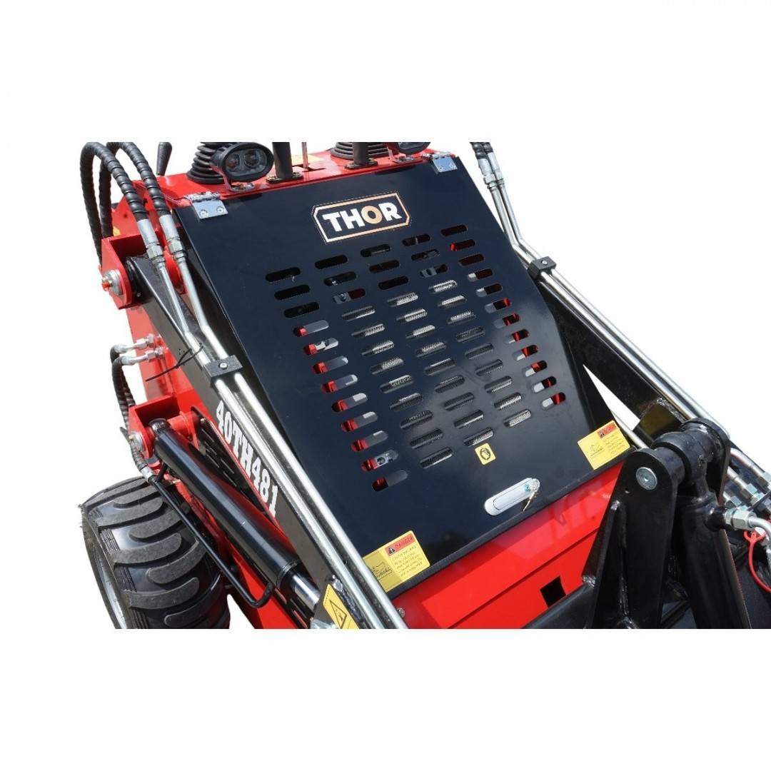Mini incarcator frontal pe roti, motor benzina 23CP, 739cc, capacitate ridicare 350kg, volum cupa 0.15m3 THOR