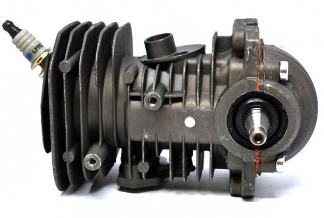 Motor complet drujba Husqvarna 136, 137