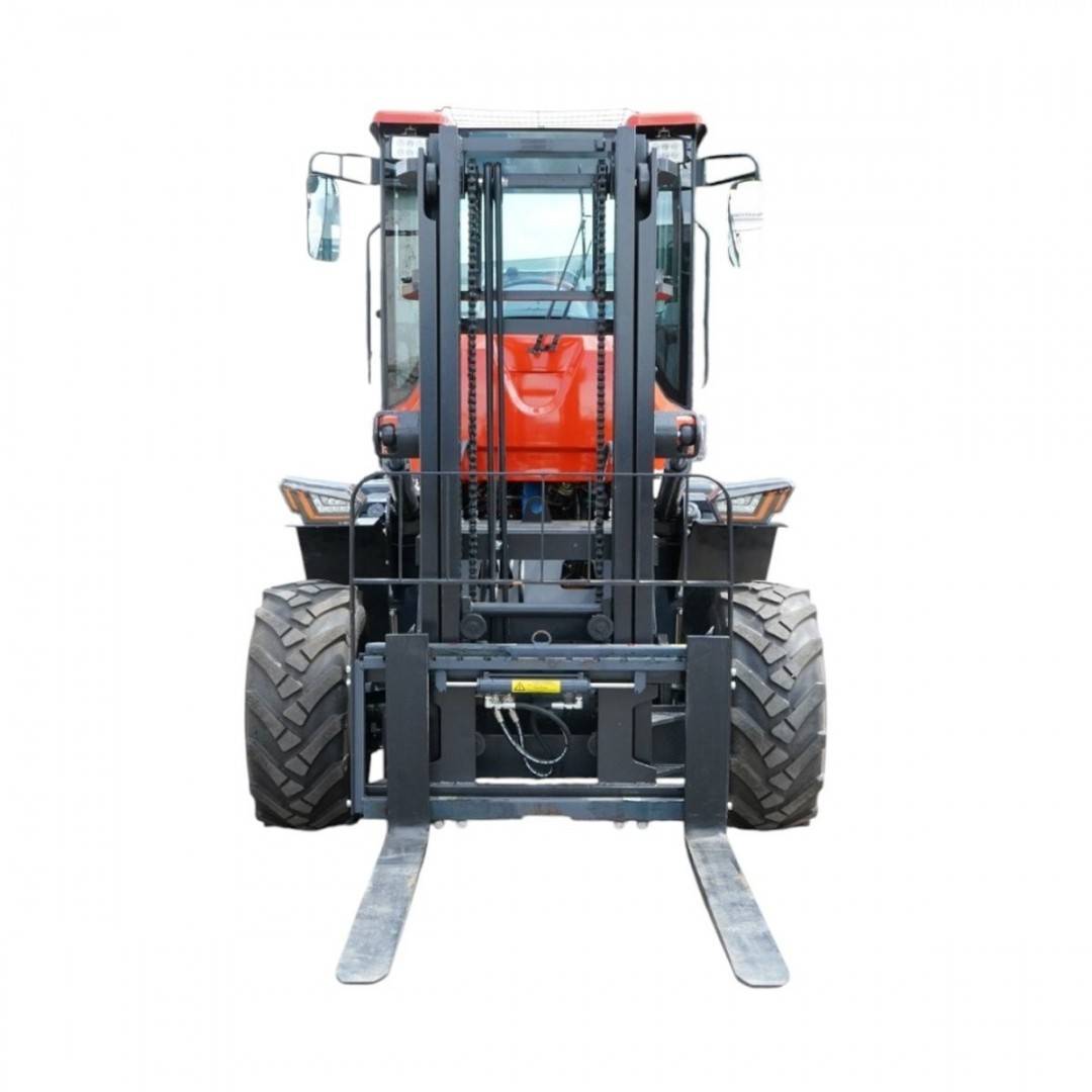 Motostivuitor 3.5T 4x4 OFF ROAD, motor diesel 50CP (37kW), inaltime ridicare 3m, roti 23.5/70-16