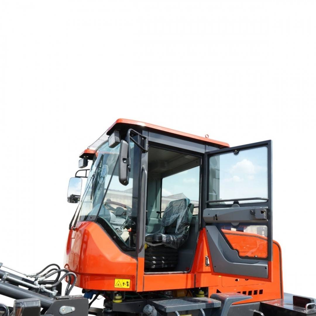 Motostivuitor 3.5T 4x4 OFF ROAD, motor diesel 50CP (37kW), inaltime ridicare 3m, roti 23.5/70-16