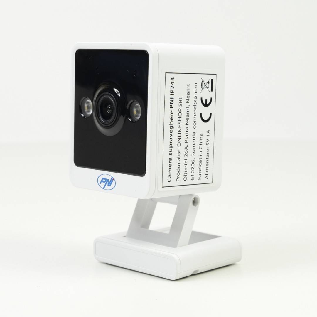 Pachet Camera supraveghere video PNI IP744 4MP cu IP, detectie miscare + Card de memorie MicroSD PNI 128GB cu adaptor SD