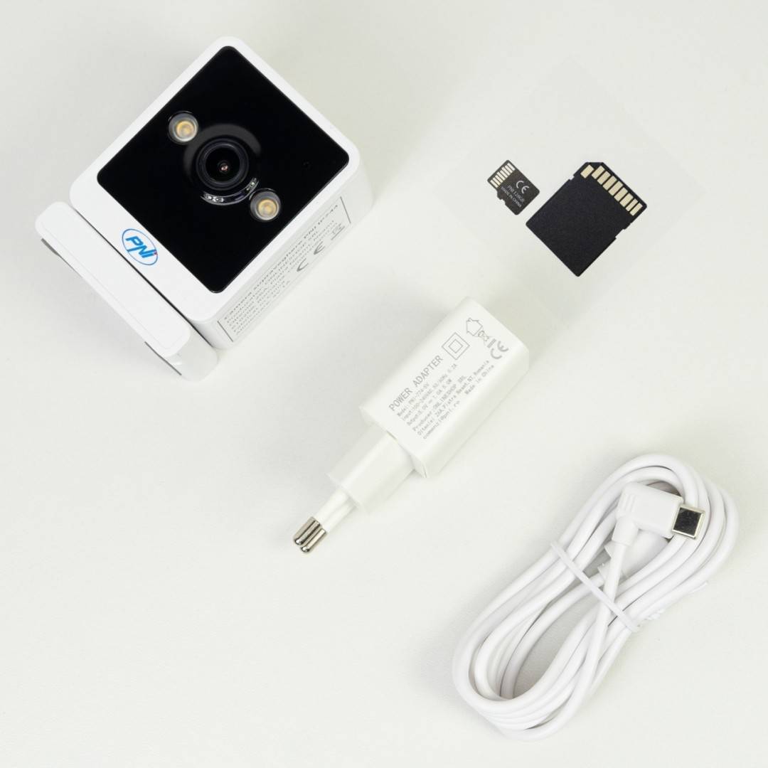 Pachet Camera supraveghere video PNI IP744 4MP cu IP, detectie miscare + Card de memorie MicroSD PNI 128GB cu adaptor SD