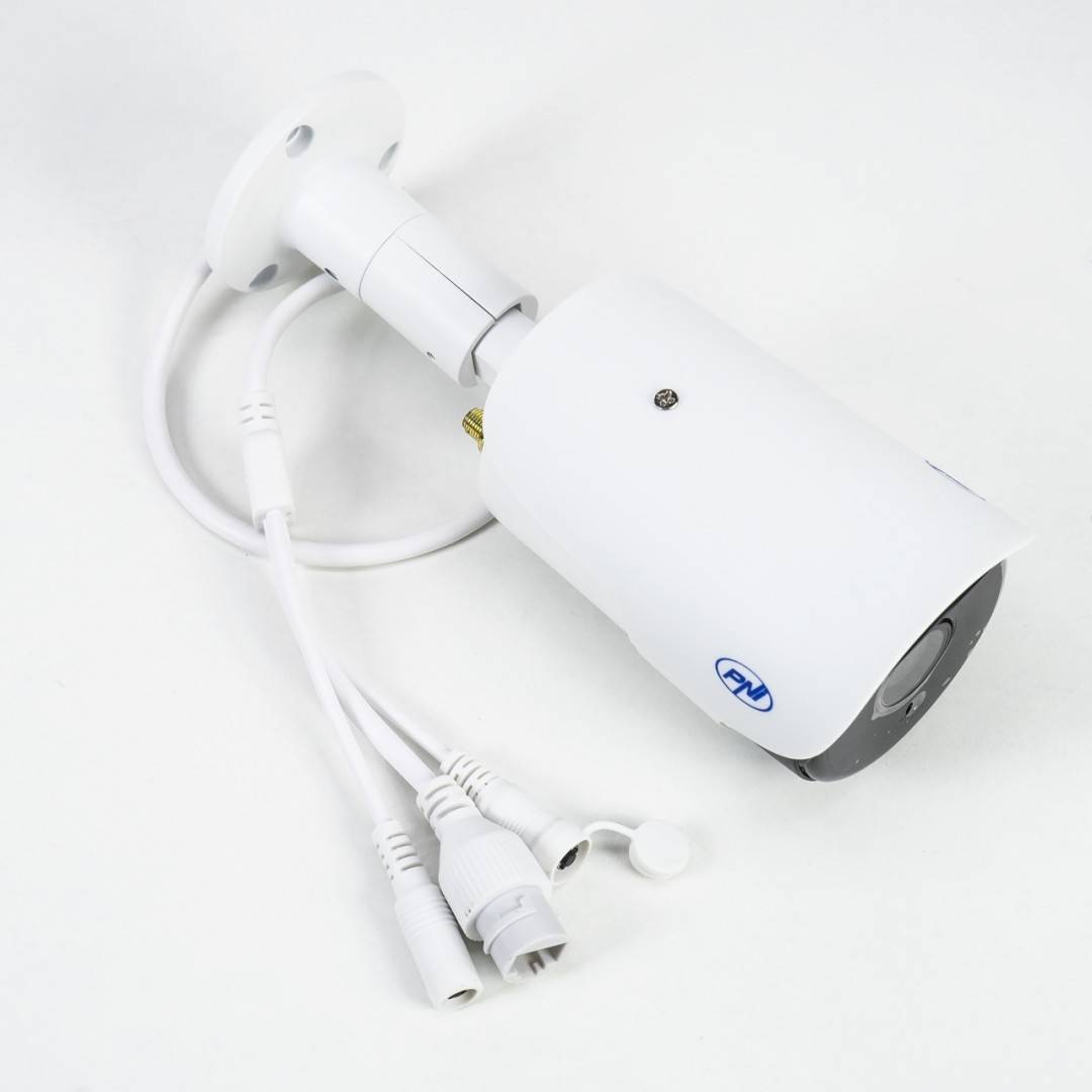 Pachet camera supraveghere video wireless PNI IP52LR si Panou solar fotovoltaic PNI PSF6020A