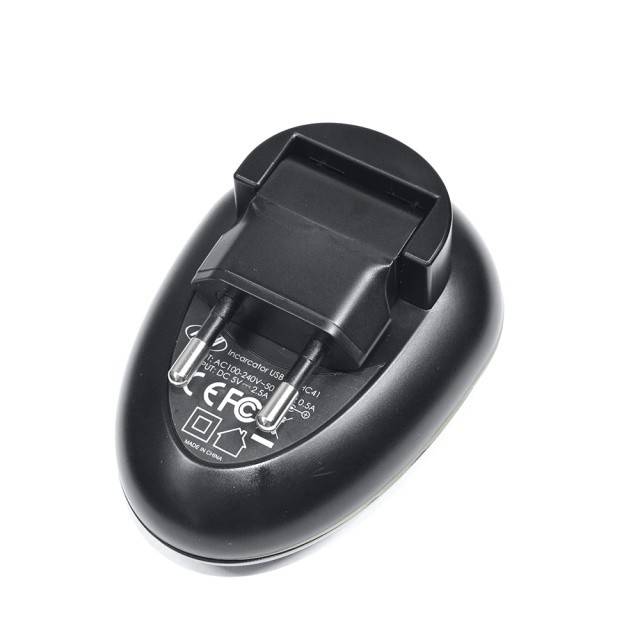 Pachet lanterna PNI Adventure F10 6W, 500lm, raza pana la 200m, focus si incarcator USB PNI HC41, 4 porturi USB