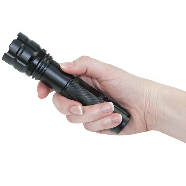 Pachet lanterna PNI Adventure F10 din aluminiu cu LED 6W, 500lm pana la 200m focus, cu acumulator si alimentator PNI CHG300 cu port USB C, QC3.0,