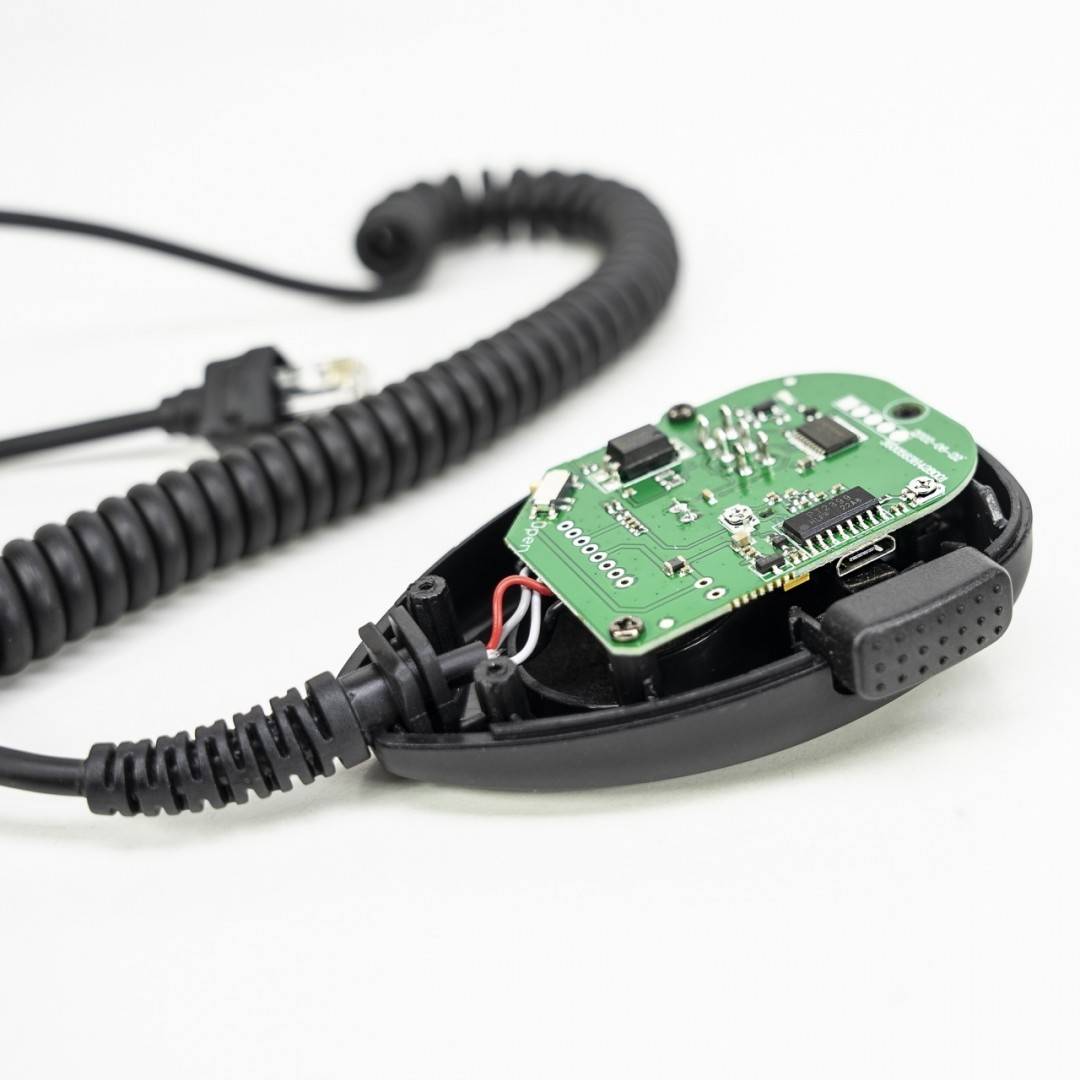 Pachet Statie radio CB PNI Escort HP 6550 cu PNI ECH01 instalat + Antena CB PNI S75 cu magnet