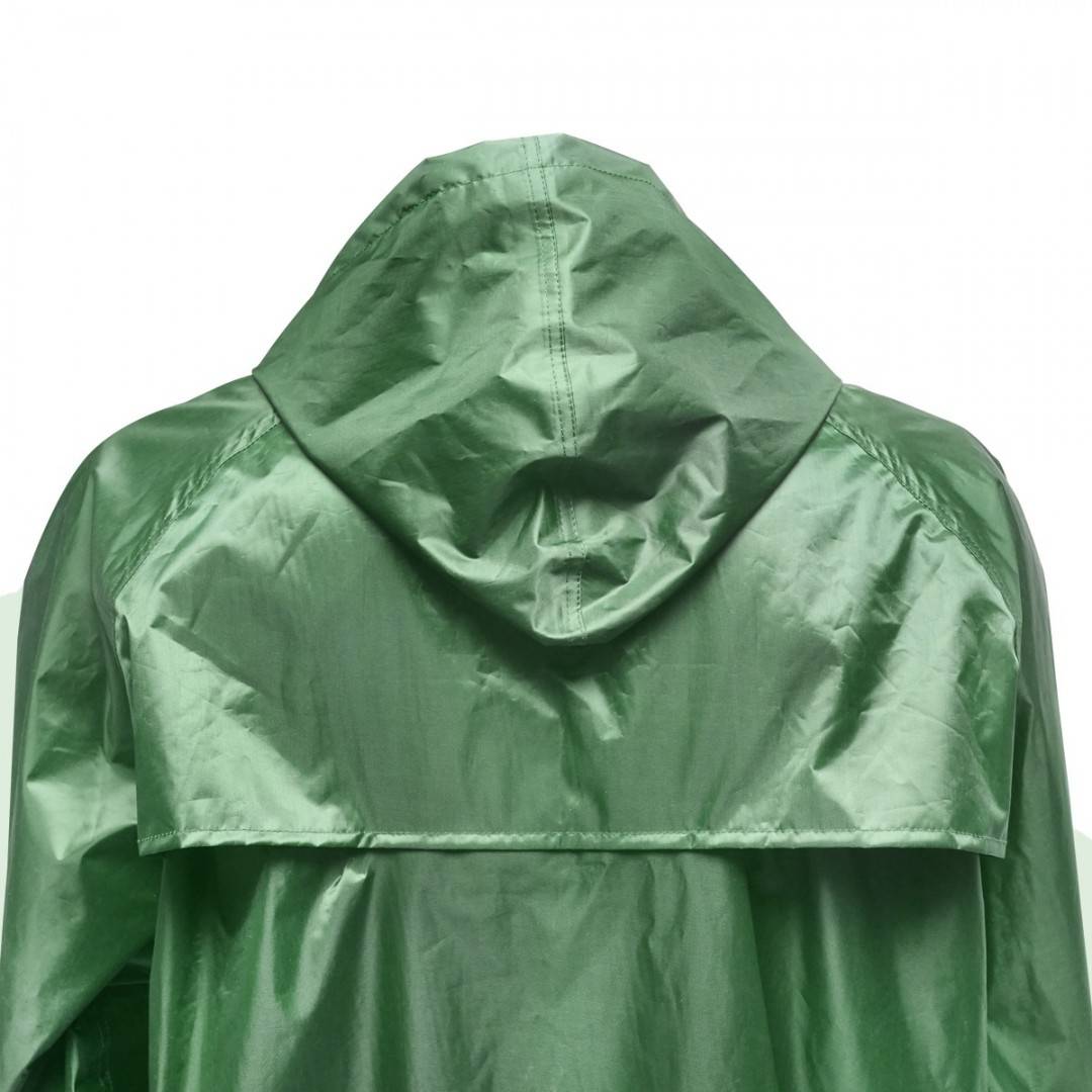 Pelerina cu gluga impermeabila L din poliester cu membrana PVC fante de aerisire, 2 buzunare si fermoar verde Breckner Germany