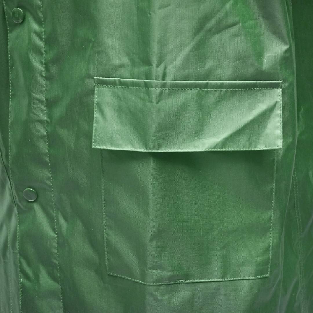 Pelerina cu gluga impermeabila L din poliester cu membrana PVC fante de aerisire, 2 buzunare si fermoar verde Breckner Germany