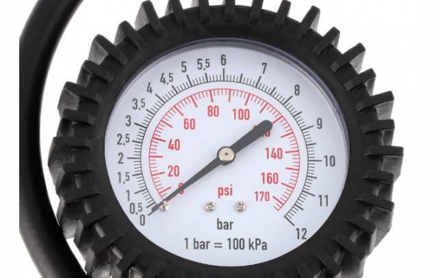 Pistol aer pentru umflat cu manometru 12 BAR AIRPRESS