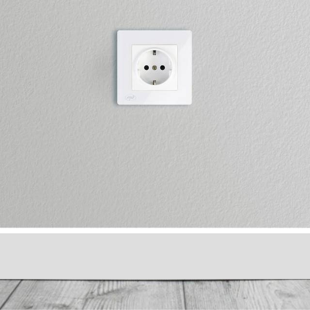 Priza simpla incastrabila PNI WP101 cu rama din sticla, 16A, 3700W, 230V