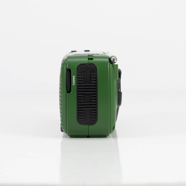 Radio de urgenta PNI Degen DE13, FM-AM-SW, cu alimentare solara, acumulator sau baterii AAA, functii SOS, lanterna, lumina semnalizare