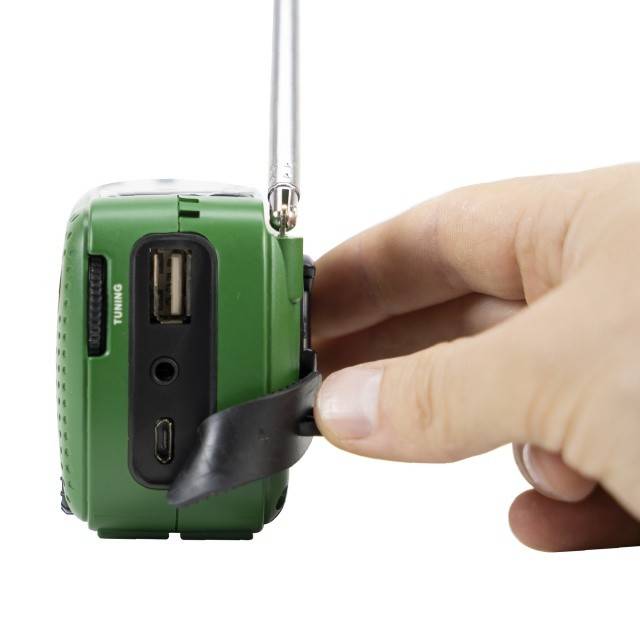 Radio de urgenta PNI Degen DE13, FM-AM-SW, cu alimentare solara, acumulator sau baterii AAA, functii SOS, lanterna, lumina semnalizare