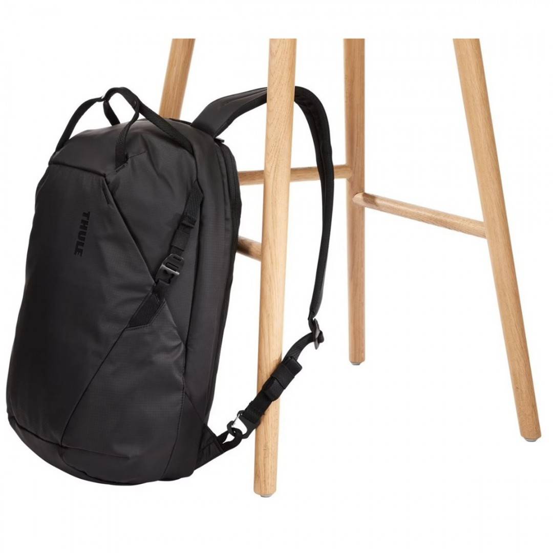 Rucsac urban cu compartiment laptop, Thule, Tact, 16L, Negru