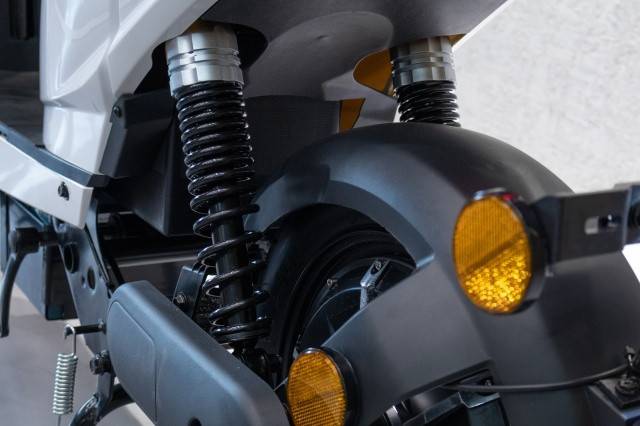 Scuter Electric Eco Rider MQ, 800W, Fara Permis, autonomie 60 km, CIV inclus