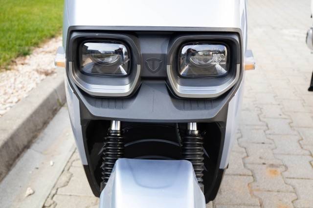 Scuter electric KUBA GREE08, 1200W, GRI, CIV inclus, 45km/h cu permis cat.B !