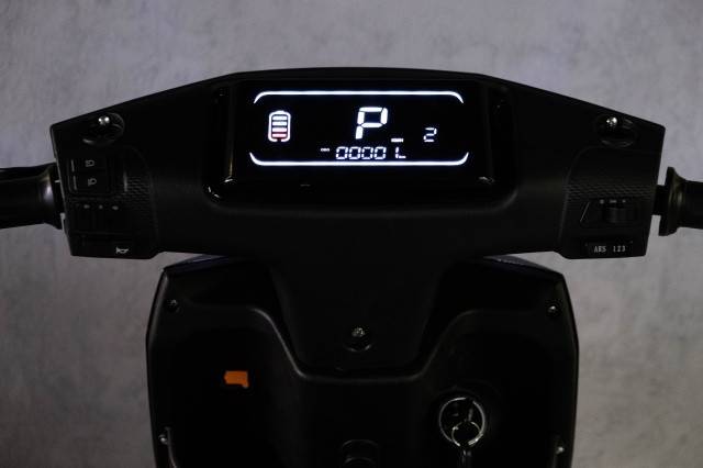 Scuter Electric REE1500, 1000W, viteza 25 Km/h, autonomie 40Km, CIV inclus