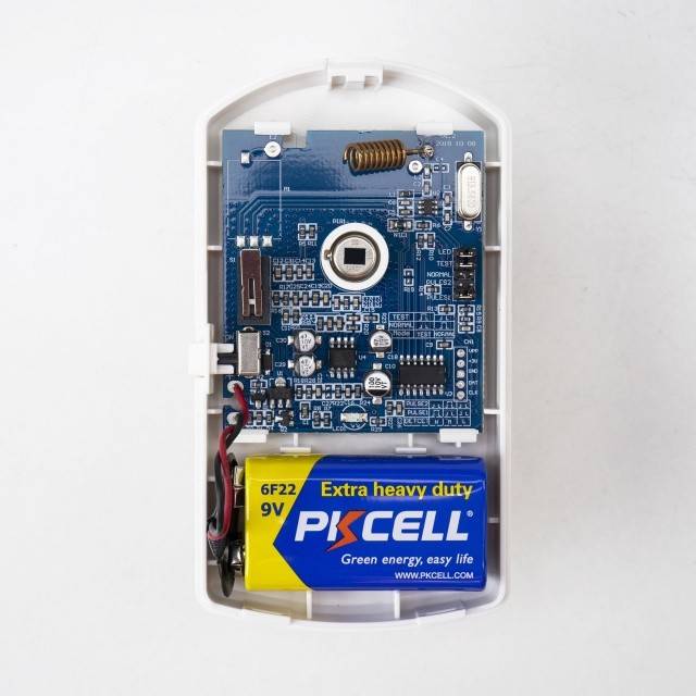 Senzor de miscare PIR PNI SafeHouse HS004, pentru sisteme de alarma wireless, cu imunitate la animale, sensibilitate reglabila