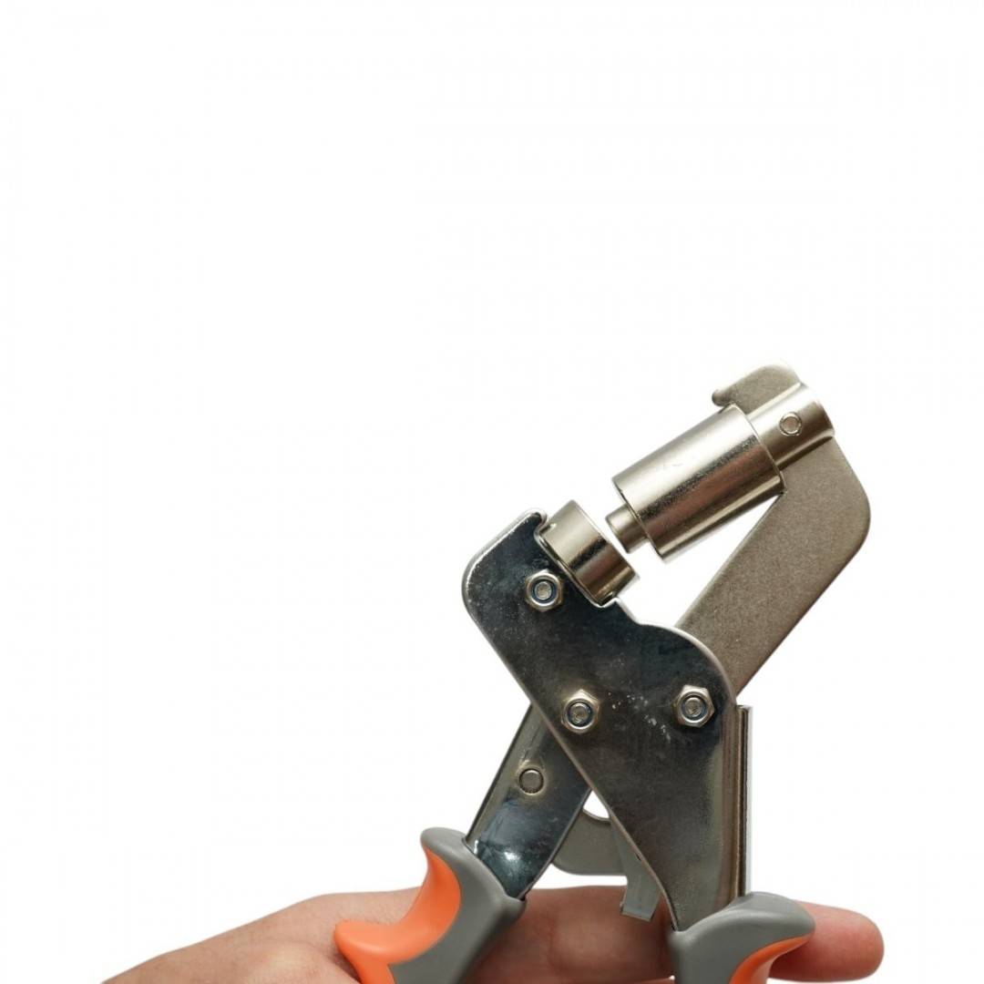 Set cleste montat ocheti metalici + 500 capse 10mm aurii si argintii incluse