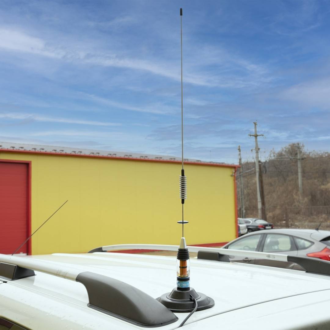 Statie radio CB PNI Escort HP 5500 cu antena CB PNI ML70, 70cm, cu baza magnetica 145mm inclusa