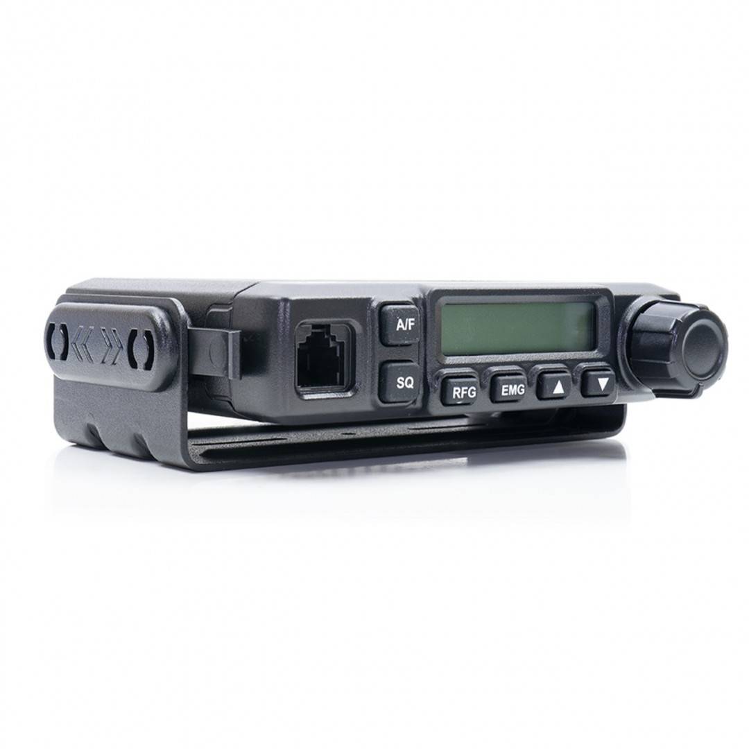 Statie radio CB PNI Escort HP 6500 multistandard, 4W, AM-FM, 12V, ASQ + Amplificator RX-TX KL203P, AM-FM-SSB, 100W, 12V si cablu PNI R50