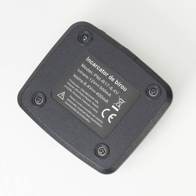 Statie radio portabila PNI PMR R17 446MHz, 0.5W, 16 canale PMR si tonuri 50 CTCSS si 104 DCS, programabila, Li-Ion 2200 mAh, IP68