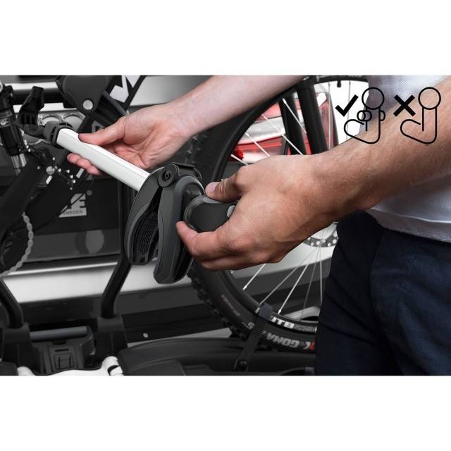 Suport biciclete Thule EasyFold XTF 3 cu prindere pe carligul de remorcare (13pini)- pentru 3 biciclete