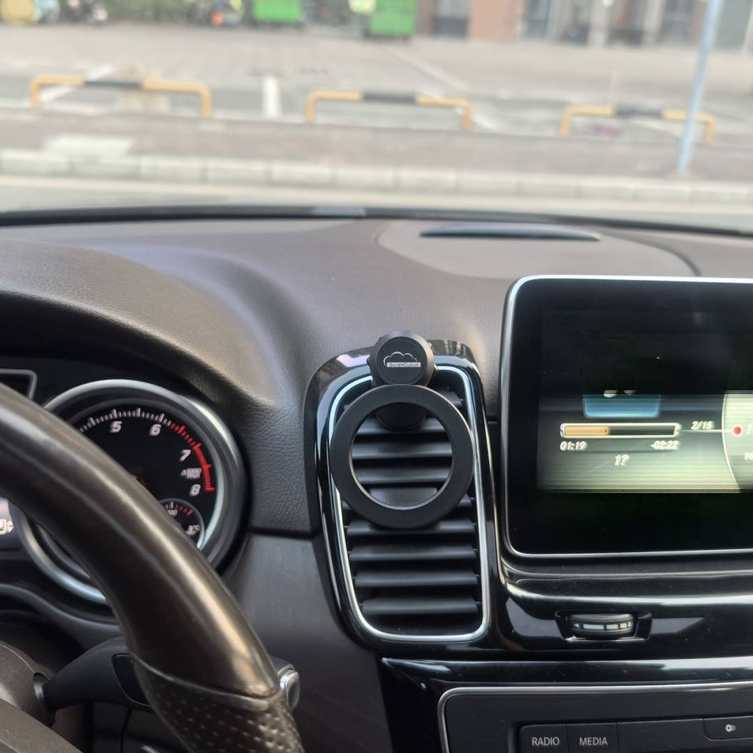 Suport magnetic Silvercloud Easy Drive 30 tip Magsafe pentru telefon mobil, fixare in grila de ventilatie