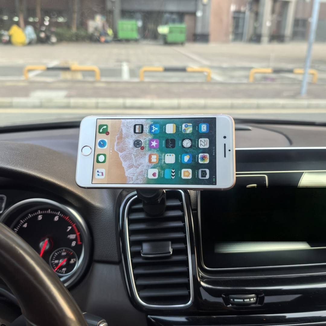 Suport magnetic Silvercloud Easy Drive 30 tip Magsafe pentru telefon mobil, fixare in grila de ventilatie
