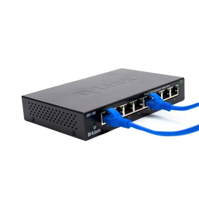 Switch internet D-link DLK S108 cu 8 porturi 10/100Mb carcasa metalica