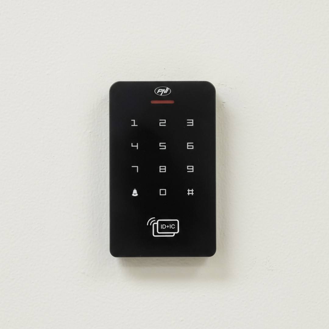 Tastatura control acces PNI DK150 stand alone, deblocare cu PIN, card RFID, IP65, negru